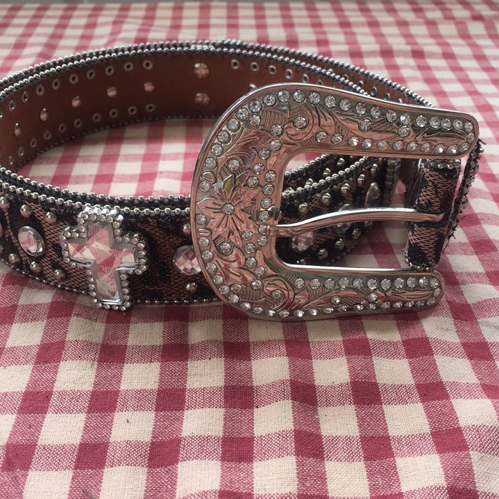 Buckle Blazin Roxx Cheetah Print Cross Belt Size L
